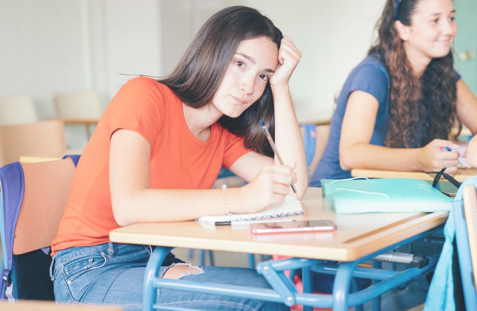 Espace de formation avec matériel pédagogique moderne